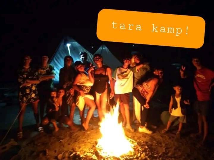 Bucana Kamp Payapa Beachfront 爱妮岛 外观 照片